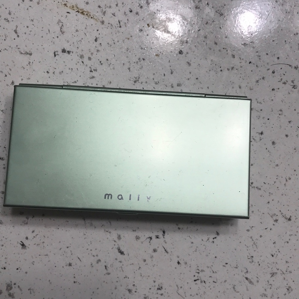 Eyeshadow palette